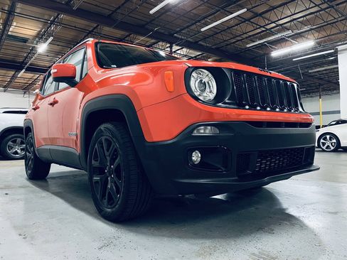 Used 2017 Jeep Renegade Altitude w/ Safety & Security Group FWD image 11