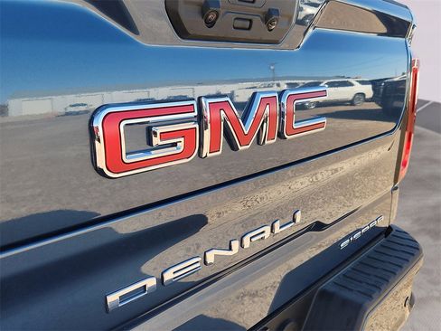 New 2025 GMC Sierra 1500 Denali w/ Denali Reserve Package image 11
