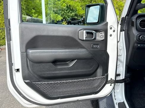 Used 2021 Jeep Wrangler Unlimited Rubicon 4xe w/ Cold Weather Group AWD/4WD image 16