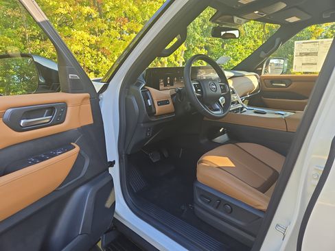 New 2026 Nissan Armada SL w/ Captain's Chari Seat Package image 10