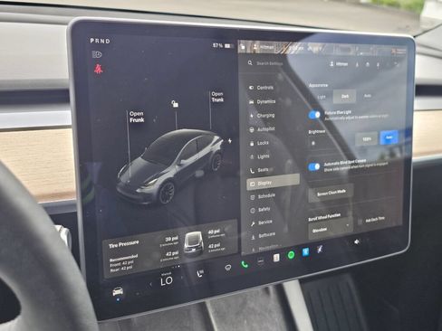 Used 2021 Tesla Model Y Long Range AWD/4WD image 36