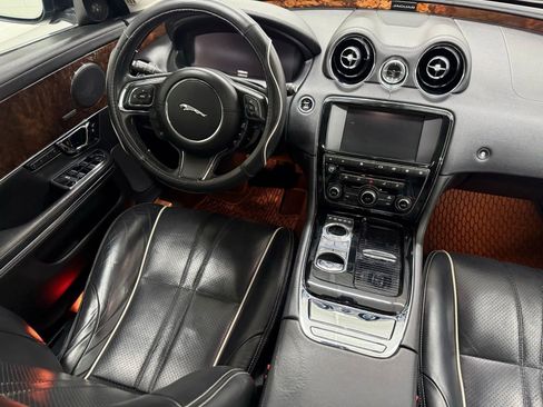 Used 2017 Jaguar XJ R-Sport image 10
