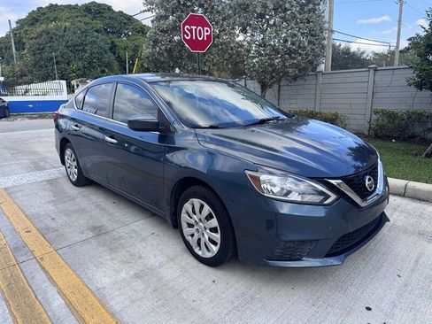 Used 2017 Nissan Sentra SV image 3