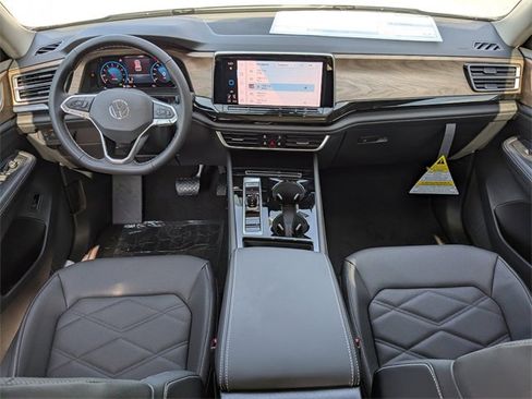 New 2026 Volkswagen Atlas SE image 16