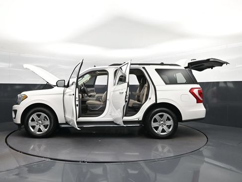 Used 2020 Ford Expedition XLT w/ Equipment Group 202A RWD image 45