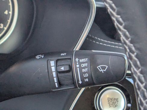 Used 2023 Genesis G70 2.0T AWD/4WD image 29