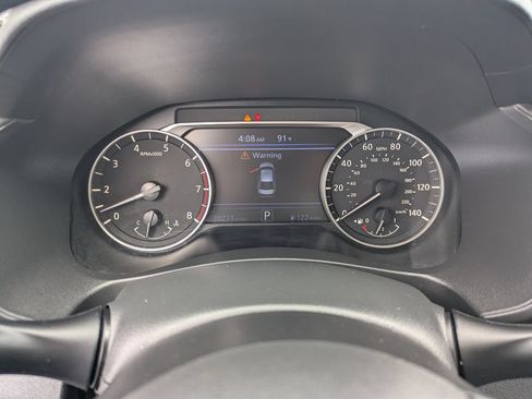 Used 2025 Nissan Altima 2.5 SV FWD image 21