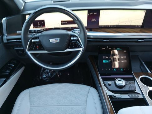 Used 2025 Cadillac Escalade Sport Platinum w/ LPO, ONYX Package image 15