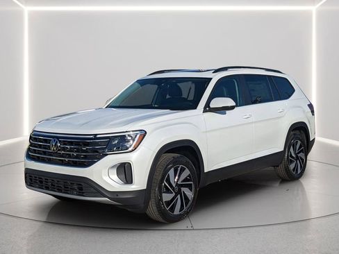 New 2026 Volkswagen Atlas SE FWD image 2
