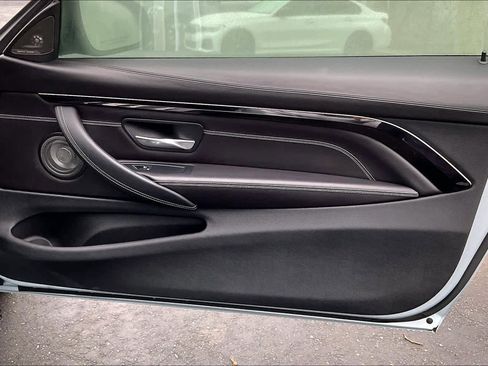 Used 2018 BMW M4 Coupe image 24