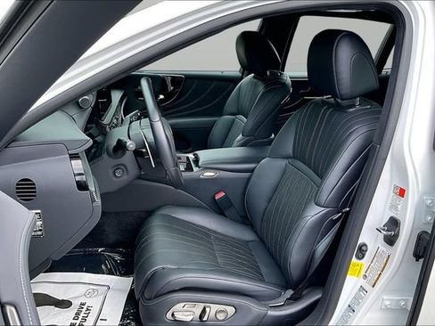 Used 2023 Lexus LS 500 AWD w/ Luxury Package image 24