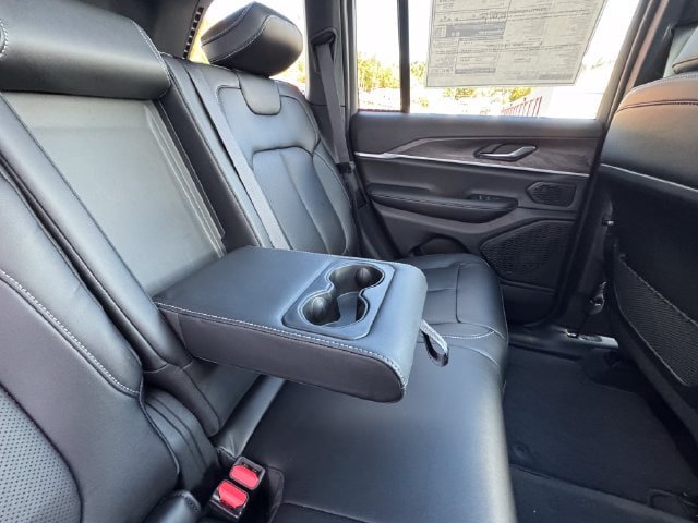 New 2027 Jeep Grand Cherokee Limited AWD/4WD image 28