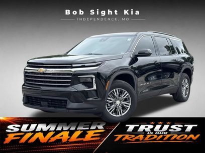 Used 2025 Chevrolet Traverse LT