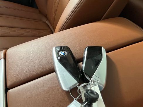 Used 2024 BMW X7 xDrive40i w/ Premium Package image 33