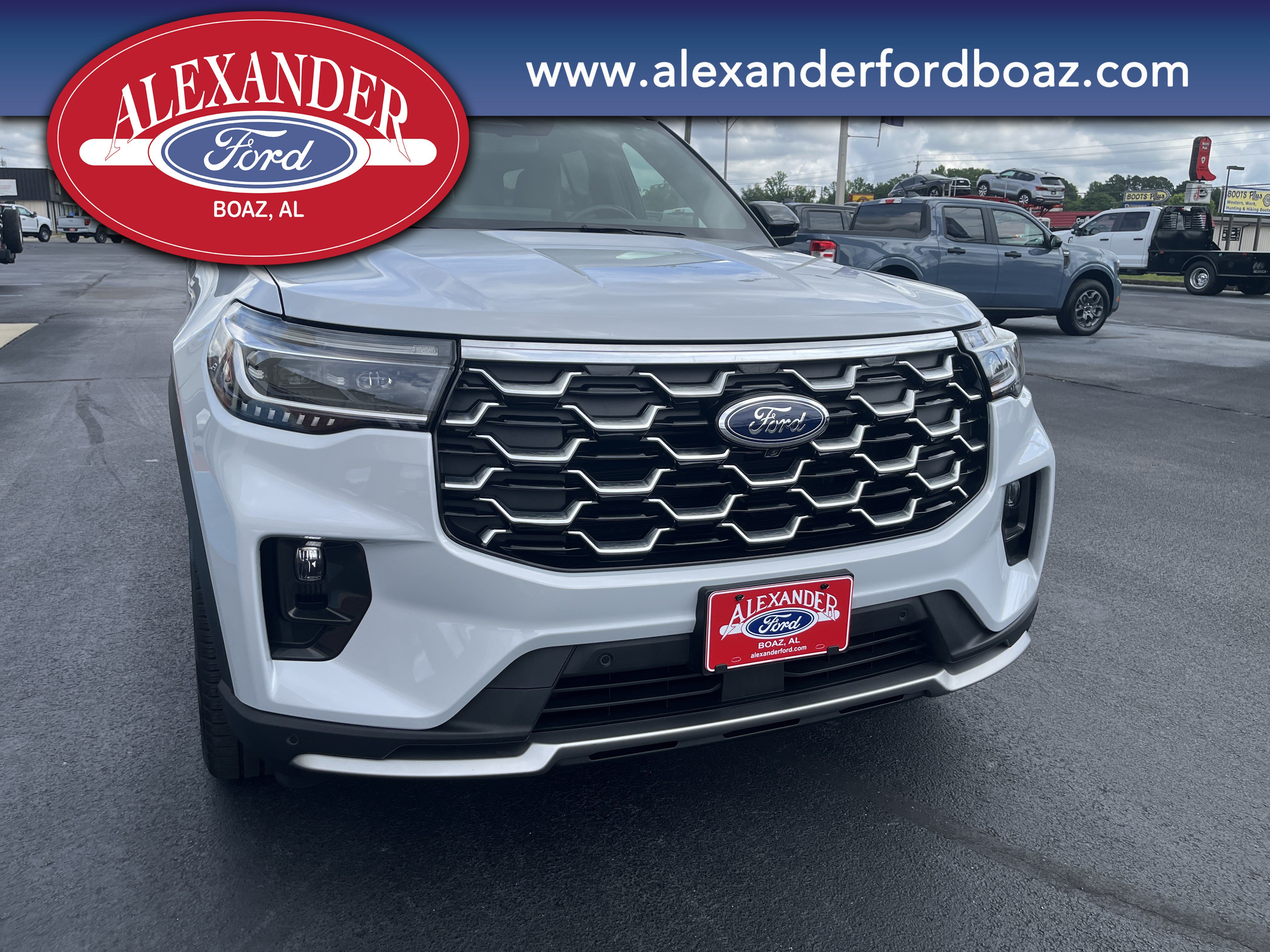 Used 2025 Ford Explorer Platinum w/ LUX Leather Package AWD/4WD image 5