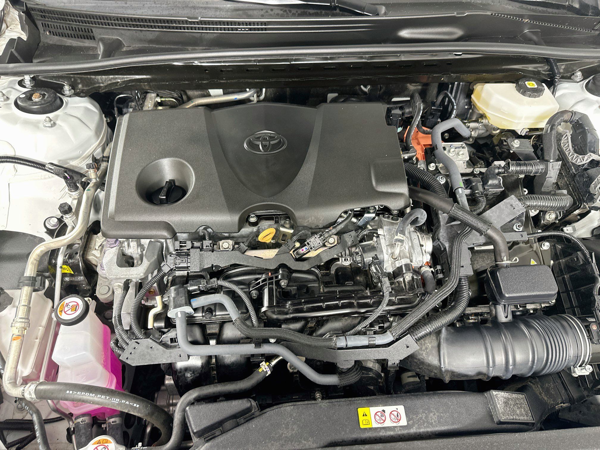 Used 2025 Toyota Camry LE FWD image 33