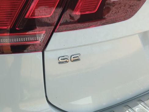 Certified 2023 Volkswagen Tiguan SE image 11