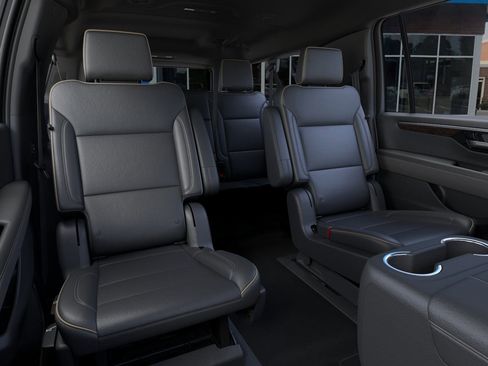 New 2025 Chevrolet Suburban Premier image 41