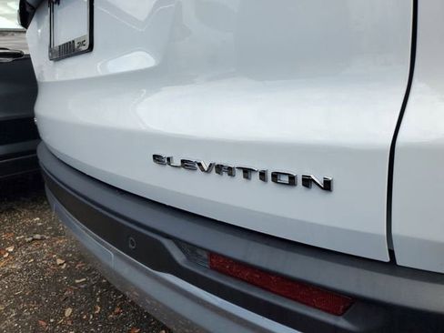 New 2026 GMC Acadia Elevation FWD image 9