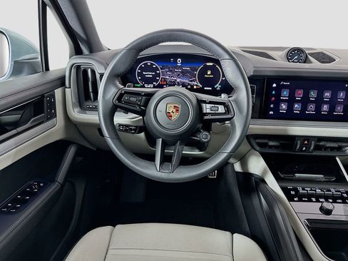 Used 2024 Porsche Cayenne S image 25