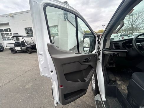 Used 2024 Ford Transit 250 Low Roof w/ Exterior Upgrade Package RWD image 16