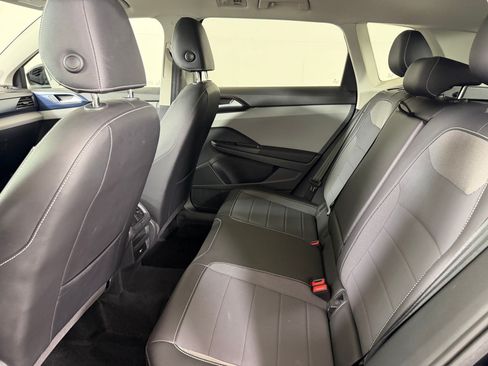 Used 2023 Volkswagen Taos SE w/ Panoramic Sunroof Package AWD/4WD image 24