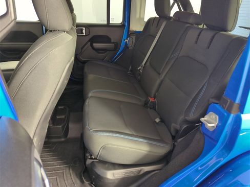 Used 2022 Jeep Wrangler Unlimited Rubicon 4xe image 29