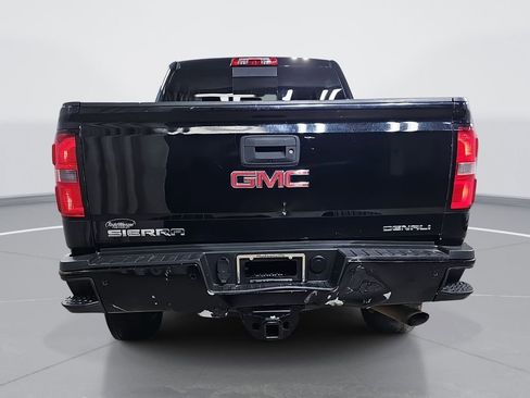 Used 2015 GMC Sierra 2500 Denali image 5