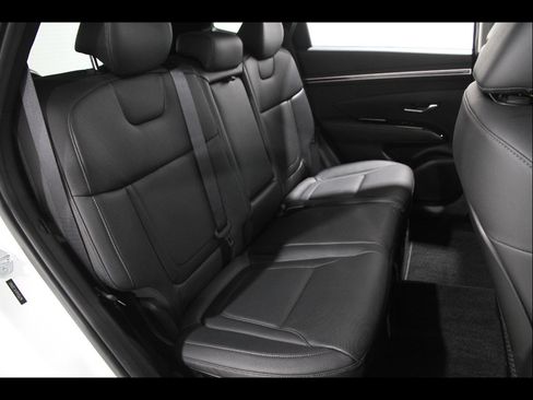 Used 2023 Hyundai Tucson Limited image 18