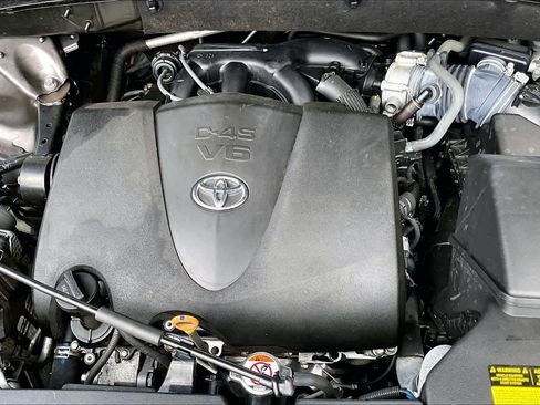 Used 2019 Toyota Highlander XLE FWD image 33