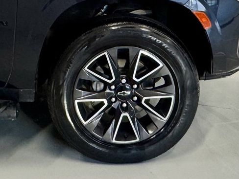 Used 2023 Chevrolet Suburban Z71 w/ Luxury Package image 24