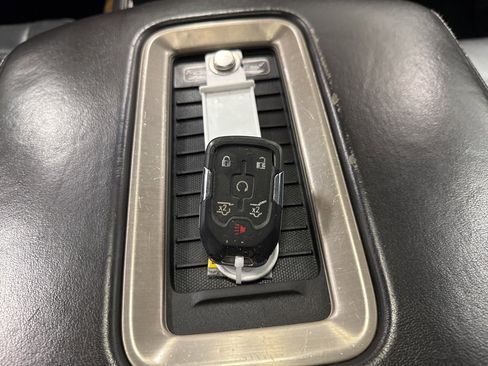 Used 2016 GMC Yukon XL Denali image 30