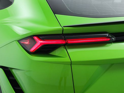 Used 2024 Lamborghini Urus S AWD/4WD image 12