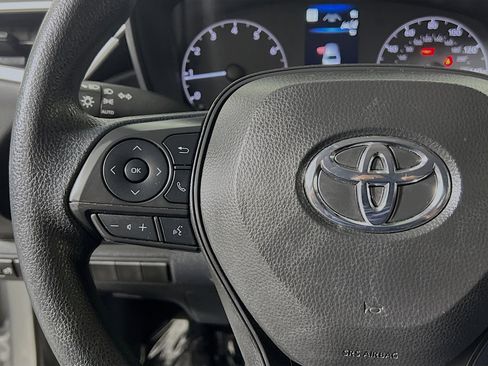 Used 2025 Toyota Corolla LE image 18