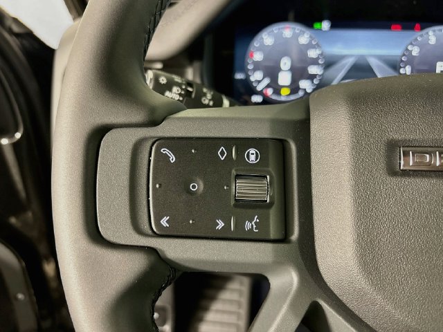 New 2026 Land Rover Defender 110 X-Dynamic SE AWD/4WD image 10