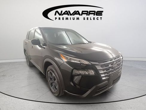 Used 2024 Nissan Rogue SV FWD image 1
