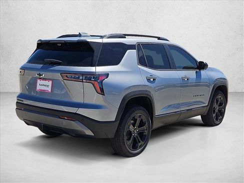 New 2026 Chevrolet Equinox LT w/ Convenience Package II FWD image 2