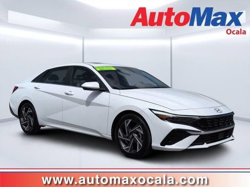 Used 2025 Hyundai Elantra SEL FWD image 1