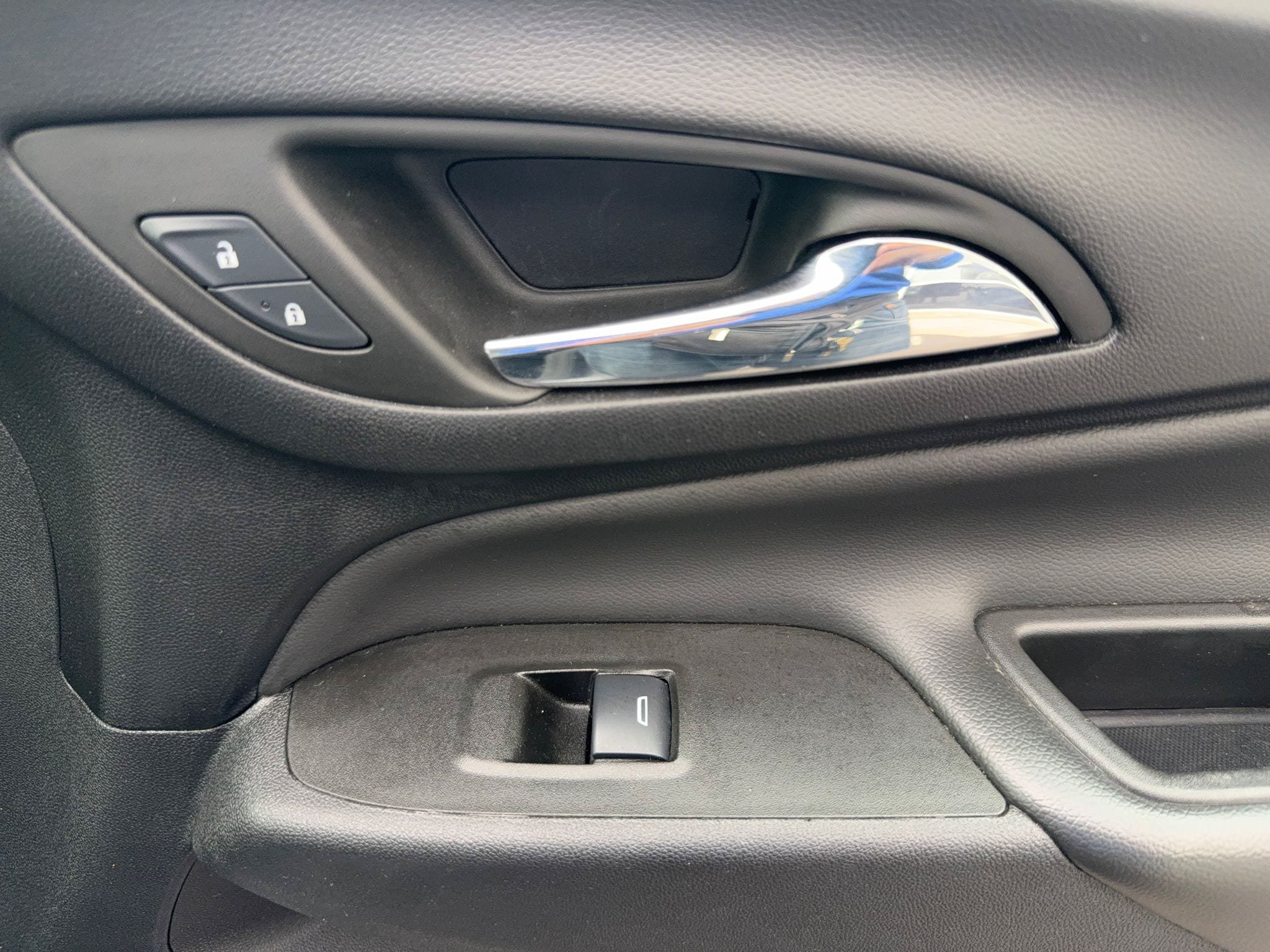 Used 2024 Chevrolet Equinox LT FWD image 33