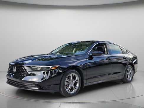 Certified 2023 Honda Accord EX image 8