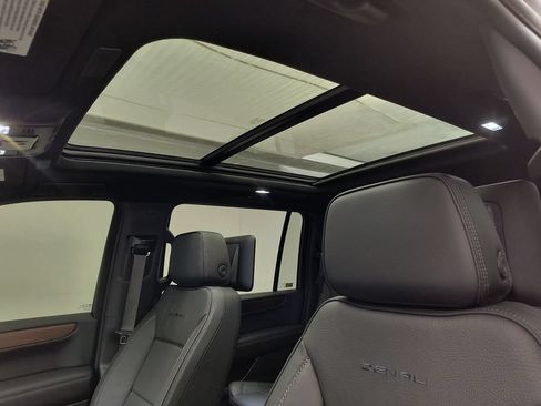 Used 2026 GMC Yukon XL Denali w/ Advanced Technology Package AWD/4WD image 21