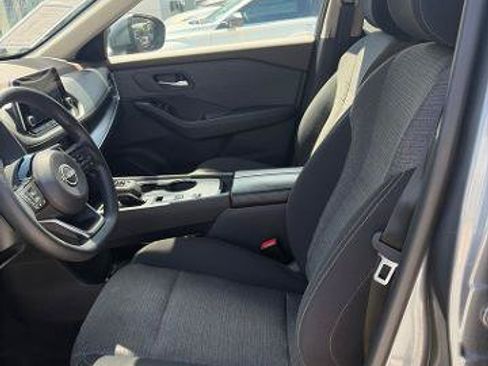 Certified 2023 Nissan Rogue SV FWD image 16