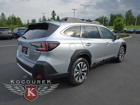 Used 2025 Subaru Outback Limited w/ Tech Package 3 image 6