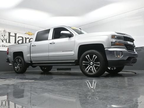 Used 2017 Chevrolet Silverado 1500 LT w/ All Star Edition AWD/4WD image 2