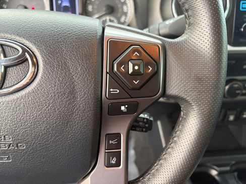 Used 2019 Toyota Tacoma Limited AWD/4WD image 15