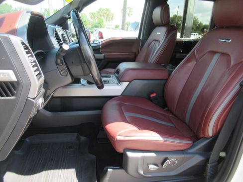 Used 2018 Ford F150 Platinum w/ Equipment Group 701A Luxury AWD/4WD image 19