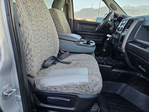 Used 2018 RAM 2500 Tradesman w/ Chrome Appearance Group image 33