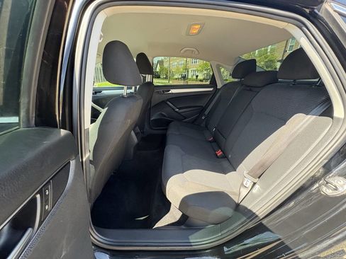 Used 2016 Volkswagen Passat 1.8T S image 23