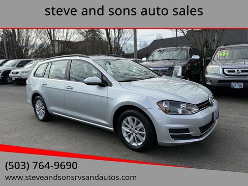 Used 2016 Volkswagen Golf S image 2