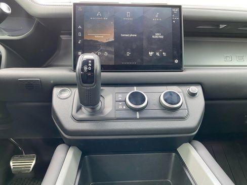 Used 2025 Land Rover Defender 110 X AWD/4WD image 14